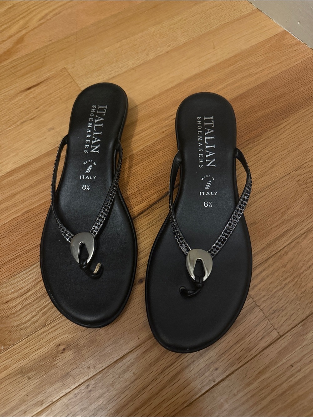 Italian Shoemakers Black Women’s Embellished Toe-Post Sandals